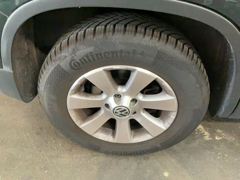 Volkswagen Tiguan 2.0 TDI Track & Field 4Motion 2010 – снимка 9