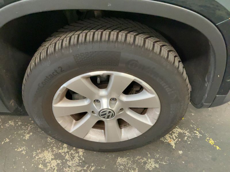 Volkswagen Tiguan 2.0 TDI Track & Field 4Motion 2010 – снимка 11