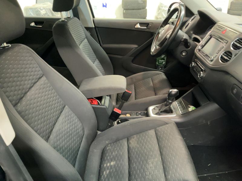 Volkswagen Tiguan 2.0 TDI Track & Field 4Motion 2010 – снимка 16