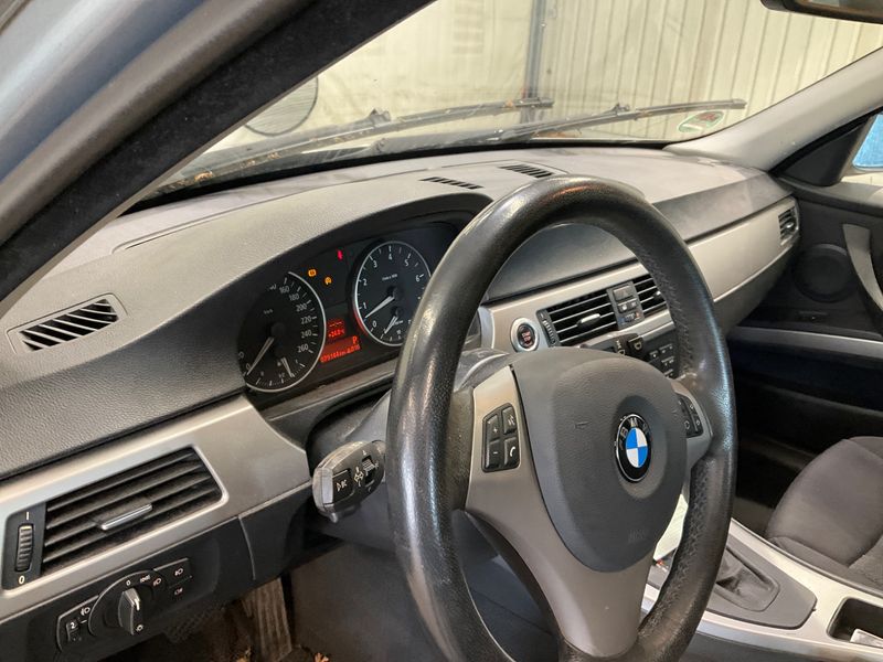 BMW 3er 325i 2005 – снимка 29