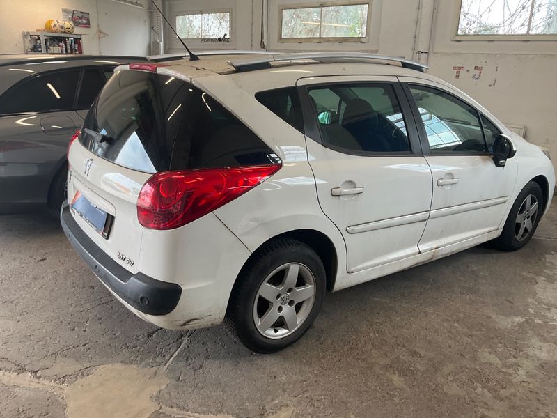 Peugeot 207 1.4 VTi Premium 2011 – снимка 2
