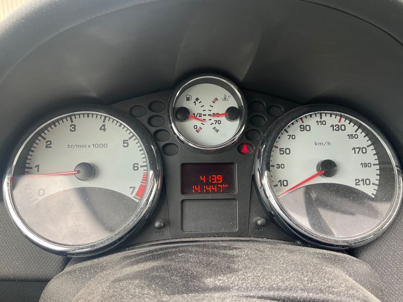 Peugeot 207 1.4 VTi Premium 2011 – снимка 4