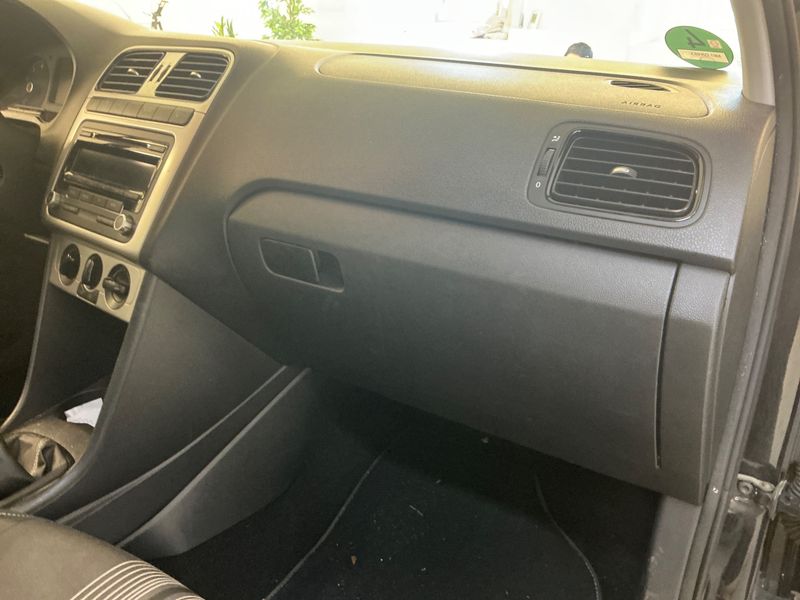 Volkswagen Polo 1.2 TSI Match 2012 – снимка 21