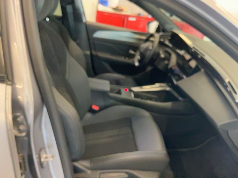 Peugeot 308 1.5 Blue-HDi GT 2023 – снимка 17