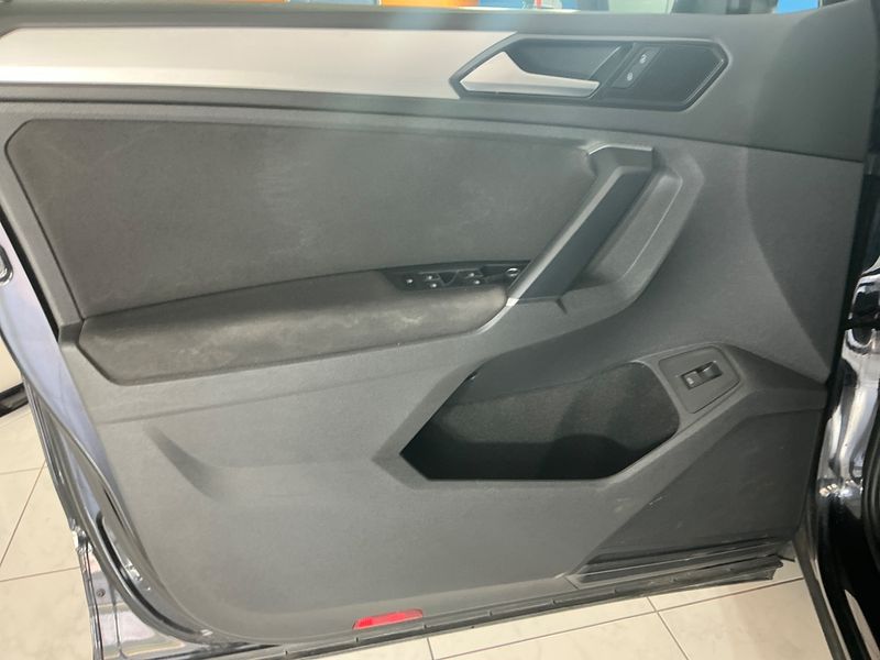 Volkswagen Tiguan 2.0 TDI Comfortline 4Motion BlueMotion Tech 2016 – снимка 29