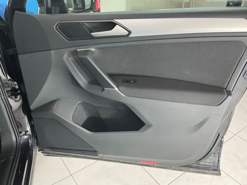 Volkswagen Tiguan 2.0 TDI Comfortline 4Motion BlueMotion Tech 2016 – снимка 33