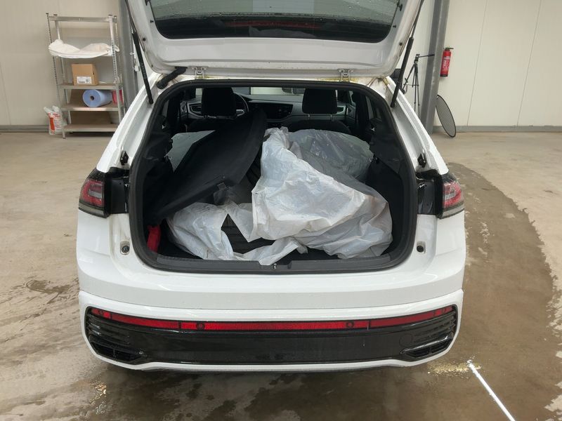 Volkswagen Taigo 1.5 TSI ACT R-Line 2022 – снимка 16