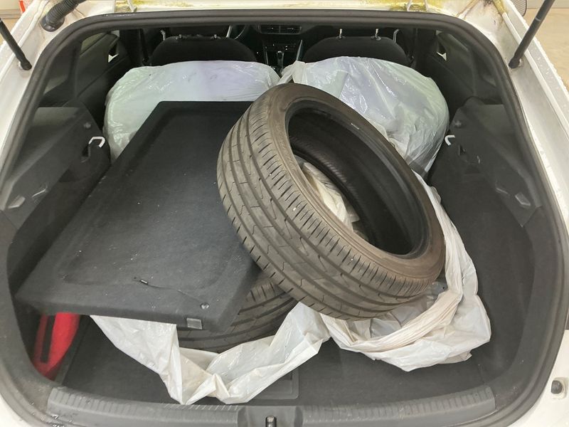 Volkswagen Taigo 1.5 TSI ACT R-Line 2022 – снимка 15