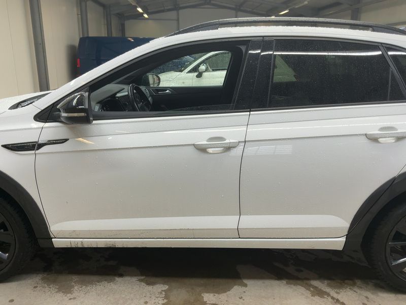 Volkswagen Taigo 1.5 TSI ACT R-Line 2022 – снимка 4