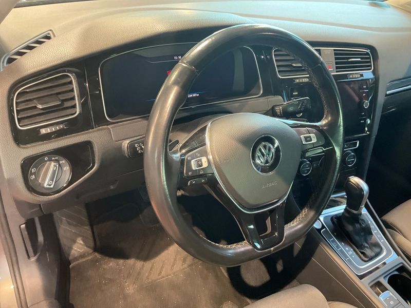 Volkswagen Golf VII 1.4 TSI Highline BlueMotion Tech 2017 – снимка 28