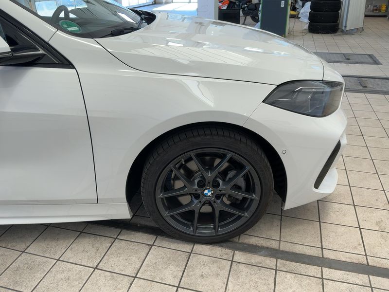 BMW 1er 120i M Sport 2023 – снимка 12
