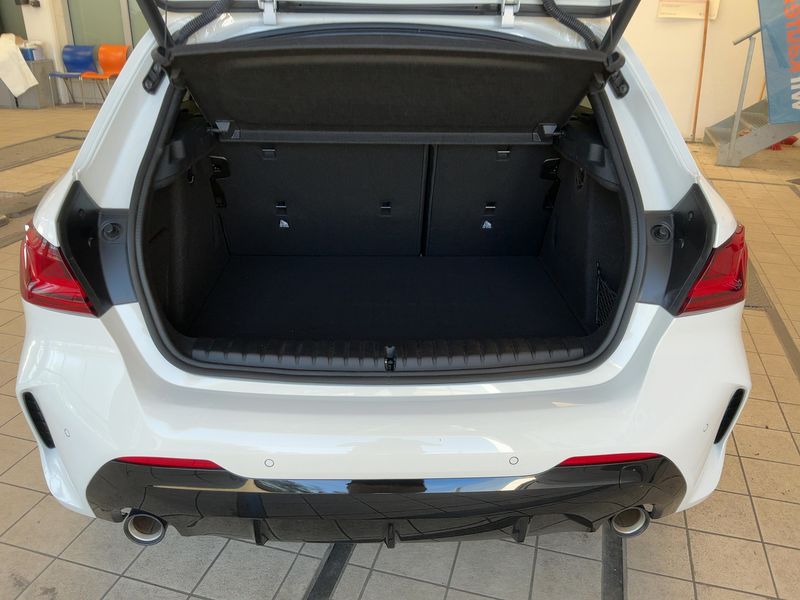 BMW 1er 120i M Sport 2023 – снимка 15