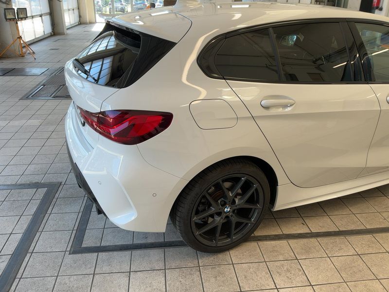 BMW 1er 120i M Sport 2023 – снимка 8