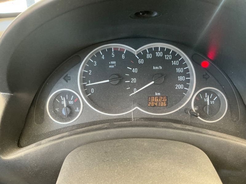 Opel Corsa 1.3 CDTI Sport 2003 – снимка 4