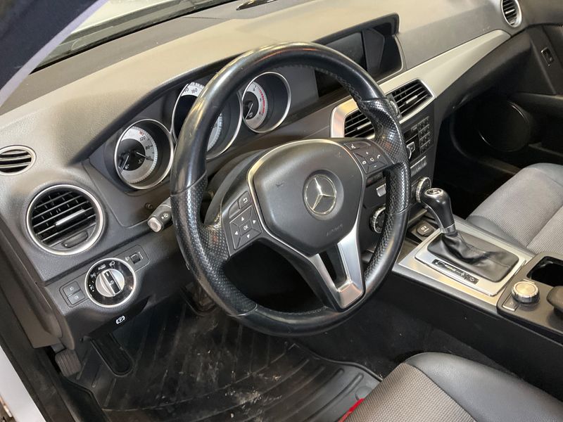 Mercedes-Benz C-Klasse C 220 CDI T BlueEfficiency Avantgarde 2014 – снимка 36