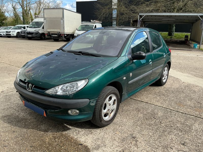 Peugeot 206 1.6 Roland Garros 2001 – снимка 1
