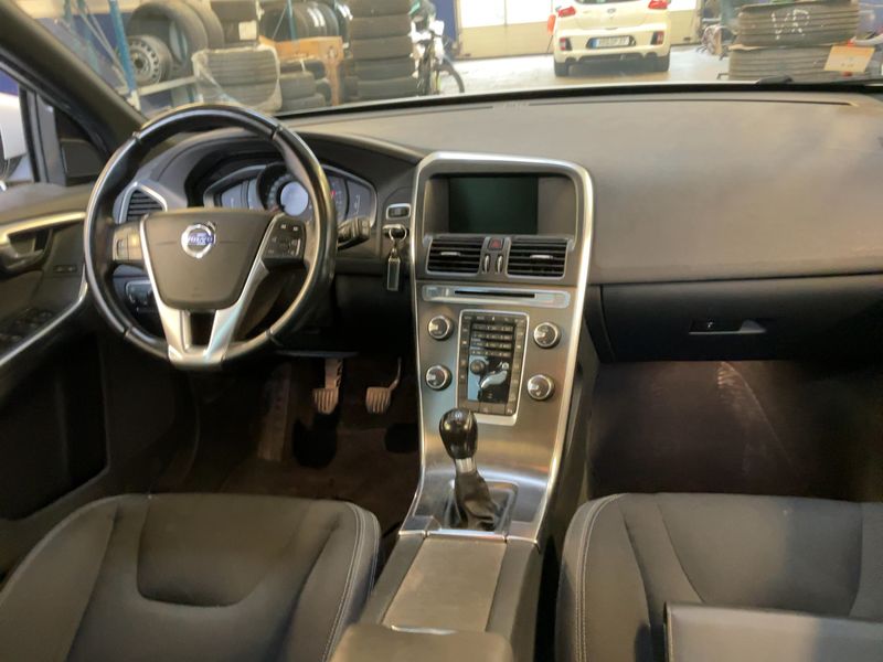 Volvo XC60 2.4 D4 Momentum AWD 2013 – снимка 17