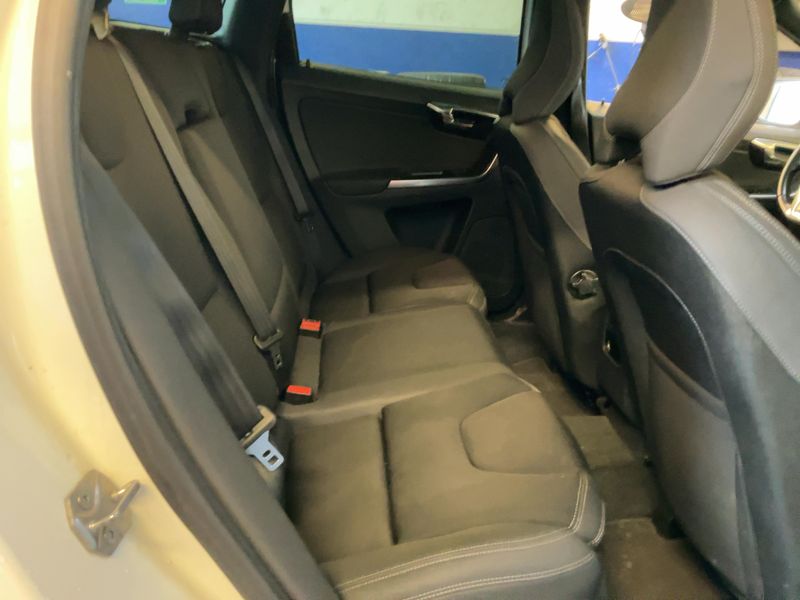 Volvo XC60 2.4 D4 Momentum AWD 2013 – снимка 19