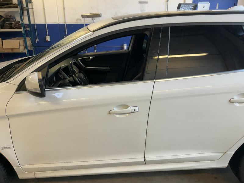 Volvo XC60 2.4 D4 Momentum AWD 2013 – снимка 4