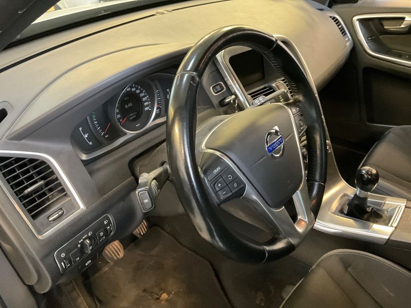 Volvo XC60 2.4 D4 Momentum AWD 2013 – снимка 32