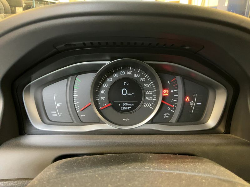 Volvo XC60 2.4 D4 Momentum AWD 2013 – снимка 18