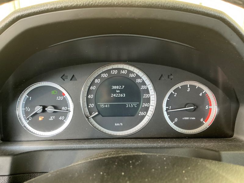 Mercedes-Benz C-Klasse C 220 CDI T BlueEfficiency Classic 2010 – снимка 4