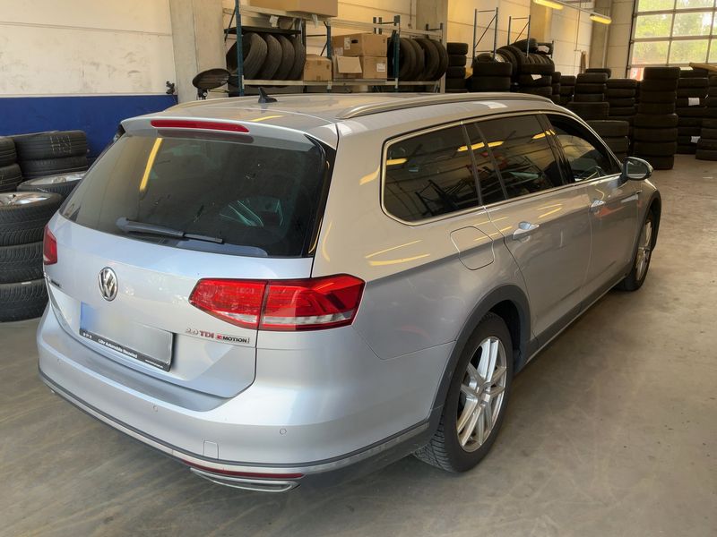 Volkswagen Passat Alltrack 2.0 TDI 4Motion BlueMotion Tech 2017 – снимка 8