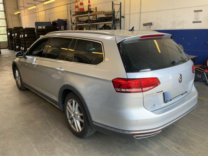 Volkswagen Passat Alltrack 2.0 TDI 4Motion BlueMotion Tech 2017 – снимка 6