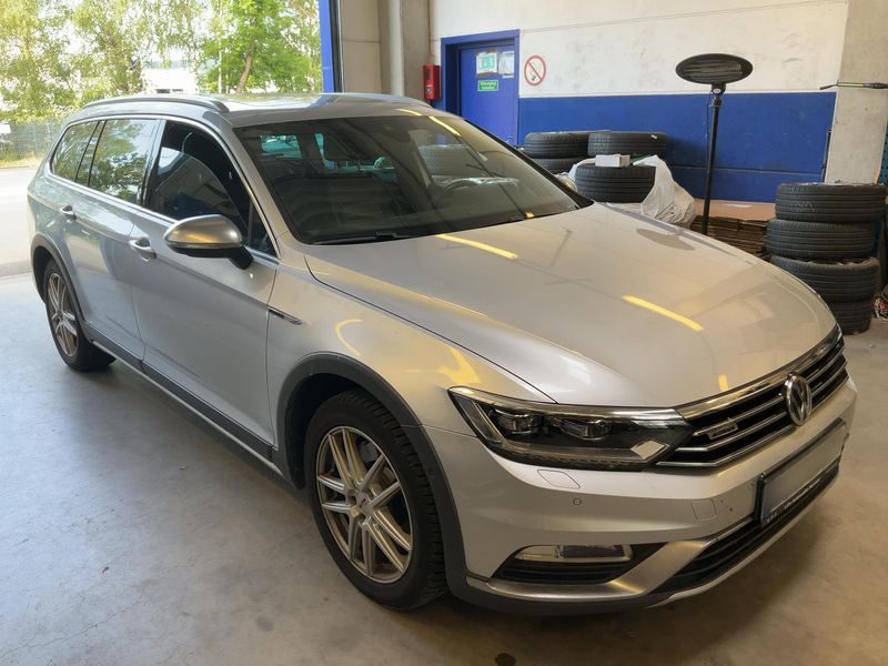 Volkswagen Passat Alltrack 2.0 TDI 4Motion BlueMotion Tech 2017 – снимка 12