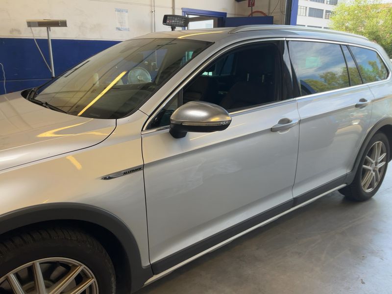 Volkswagen Passat Alltrack 2.0 TDI 4Motion BlueMotion Tech 2017 – снимка 2