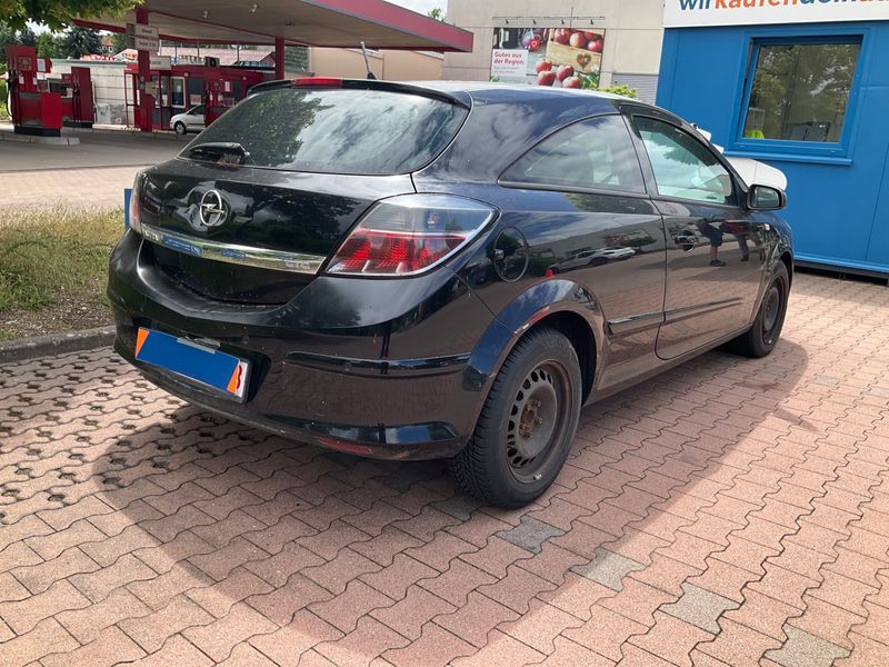 Opel Astra GTC 1.8 Sport 2009 – снимка 2