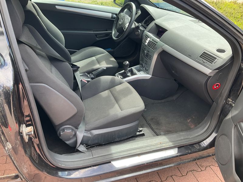 Opel Astra GTC 1.8 Sport 2009 – снимка 3