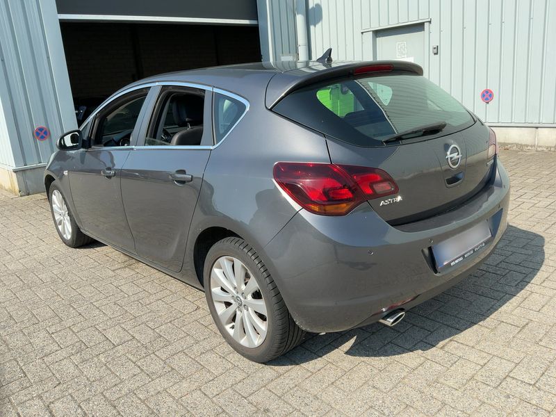Opel Astra 1.4 Turbo Innovation 2012 – снимка 6