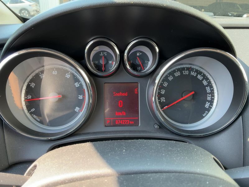 Opel Astra 1.4 Turbo Innovation 2012 – снимка 18