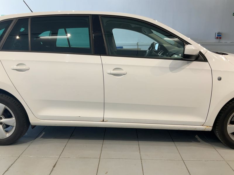 Skoda Rapid Spaceback 1.6 TDI GreenLine 2014 – снимка 10