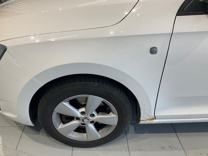 Skoda Rapid Spaceback 1.6 TDI GreenLine 2014 – снимка 32