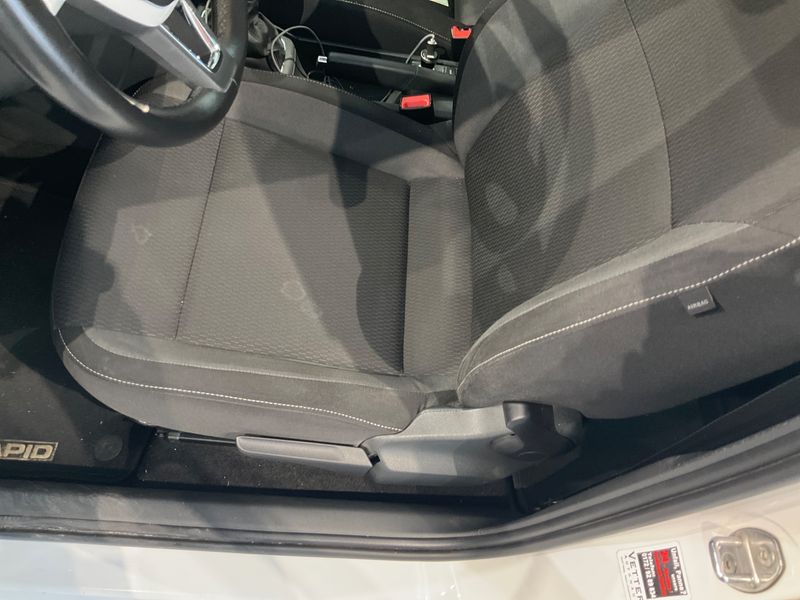 Skoda Rapid Spaceback 1.6 TDI GreenLine 2014 – снимка 34
