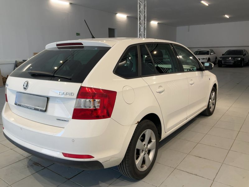 Skoda Rapid Spaceback 1.6 TDI GreenLine 2014 – снимка 8