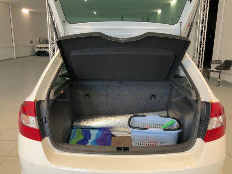 Skoda Rapid Spaceback 1.6 TDI GreenLine 2014 – снимка 15