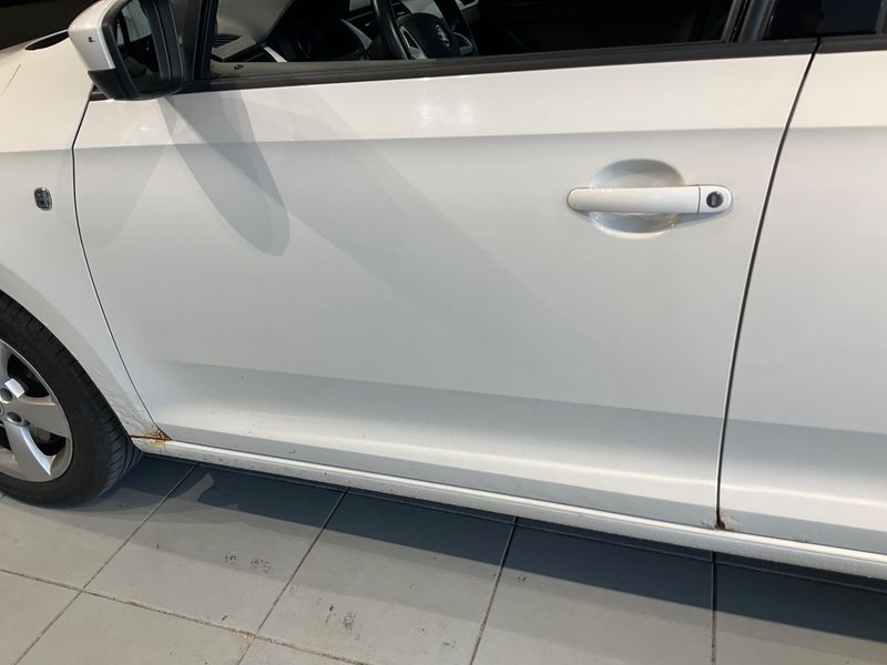 Skoda Rapid Spaceback 1.6 TDI GreenLine 2014 – снимка 28