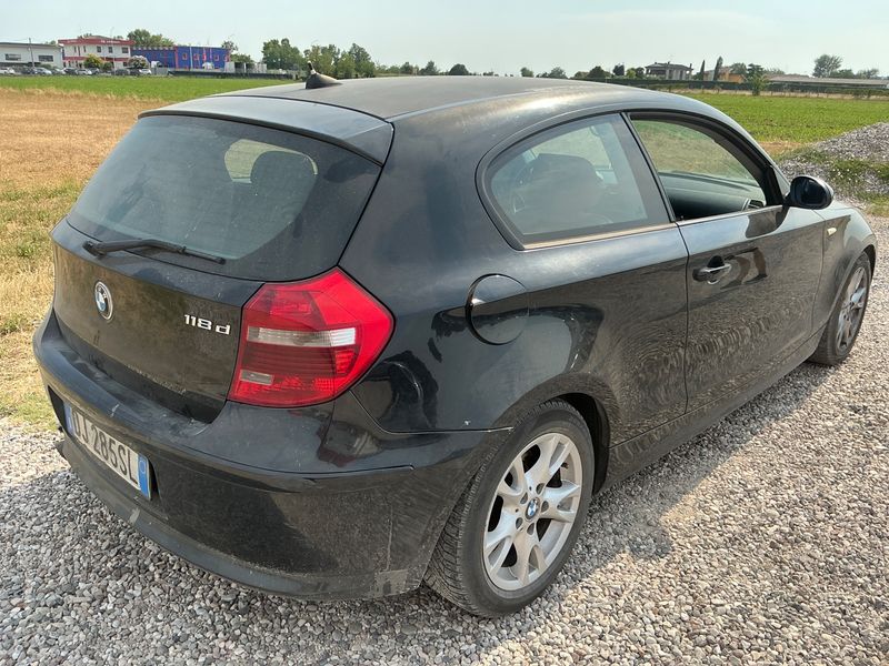 BMW 1er 118d 2007 – снимка 2