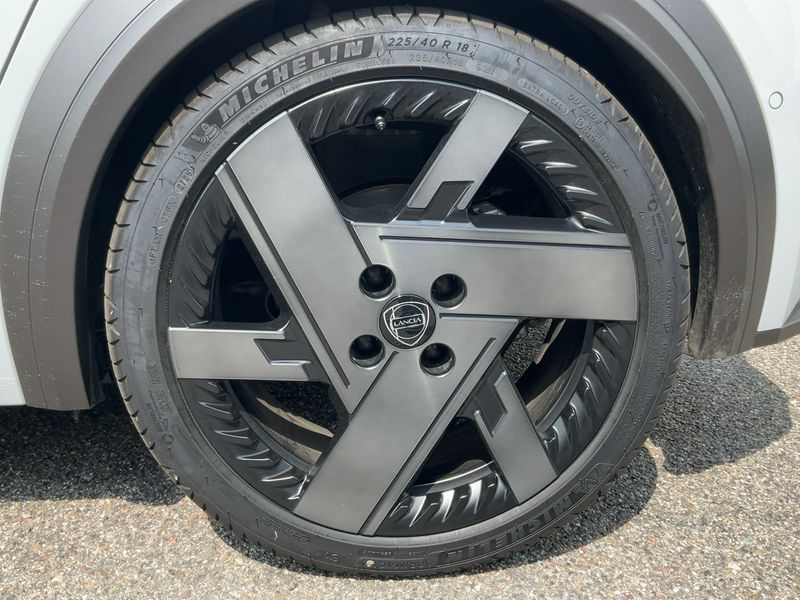 Lancia Ypsilon electric drive 207 kW HF 2026 – снимка 5