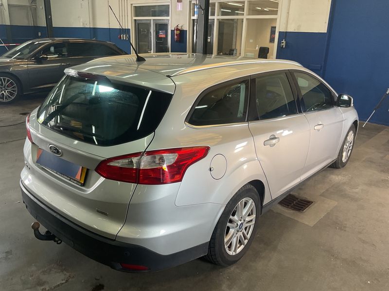 Ford Focus 1.0 EcoBoost Titanium 2012 – снимка 2