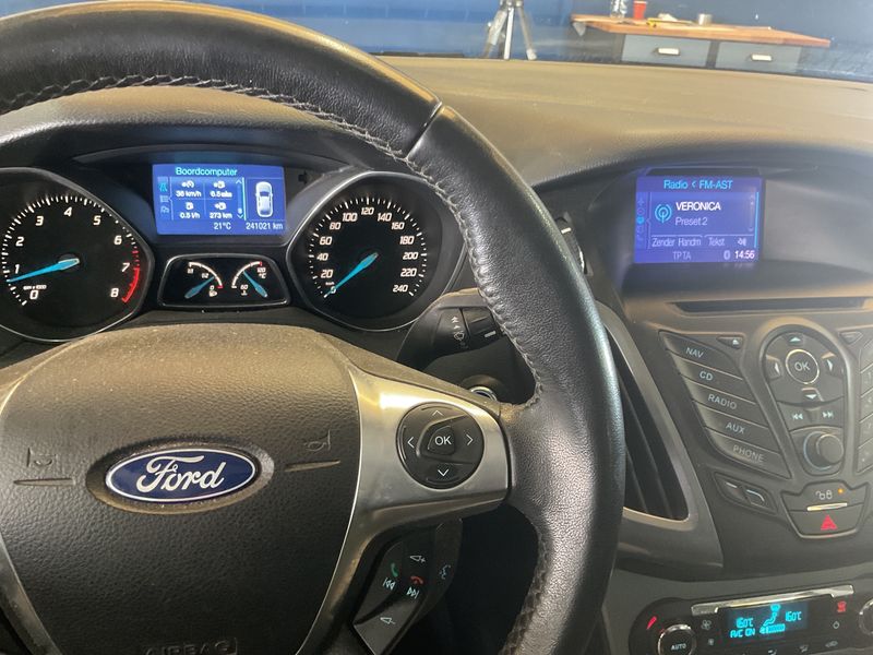 Ford Focus 1.0 EcoBoost Titanium 2012 – снимка 4