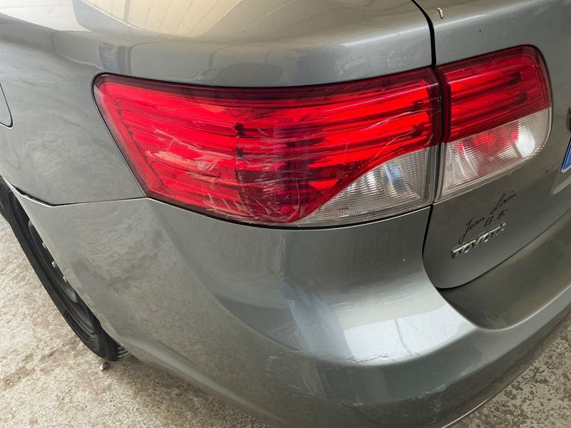 Toyota Avensis 1.8 Executive 2014 – снимка 32