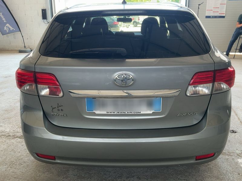 Toyota Avensis 1.8 Executive 2014 – снимка 7