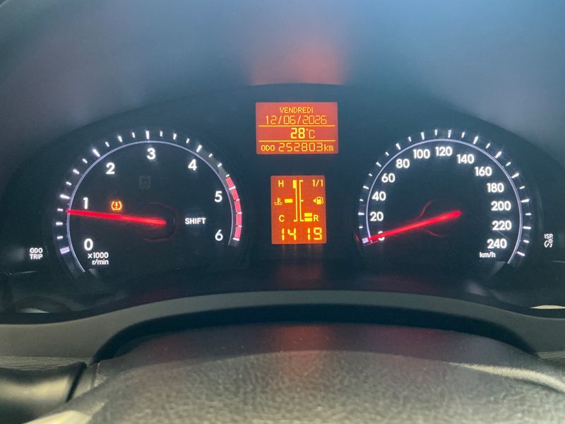 Toyota Avensis 1.8 Executive 2014 – снимка 18