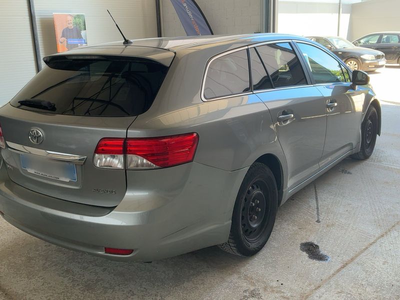Toyota Avensis 1.8 Executive 2014 – снимка 8