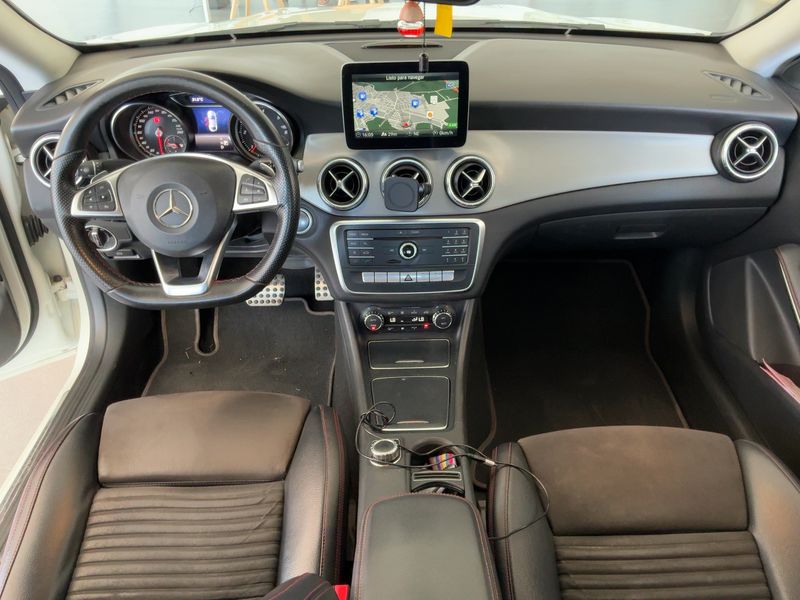 Mercedes-Benz CLA-Klasse CLA 200 d AMG Line 2017 – снимка 17