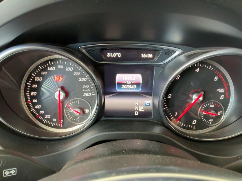 Mercedes-Benz CLA-Klasse CLA 200 d AMG Line 2017 – снимка 18